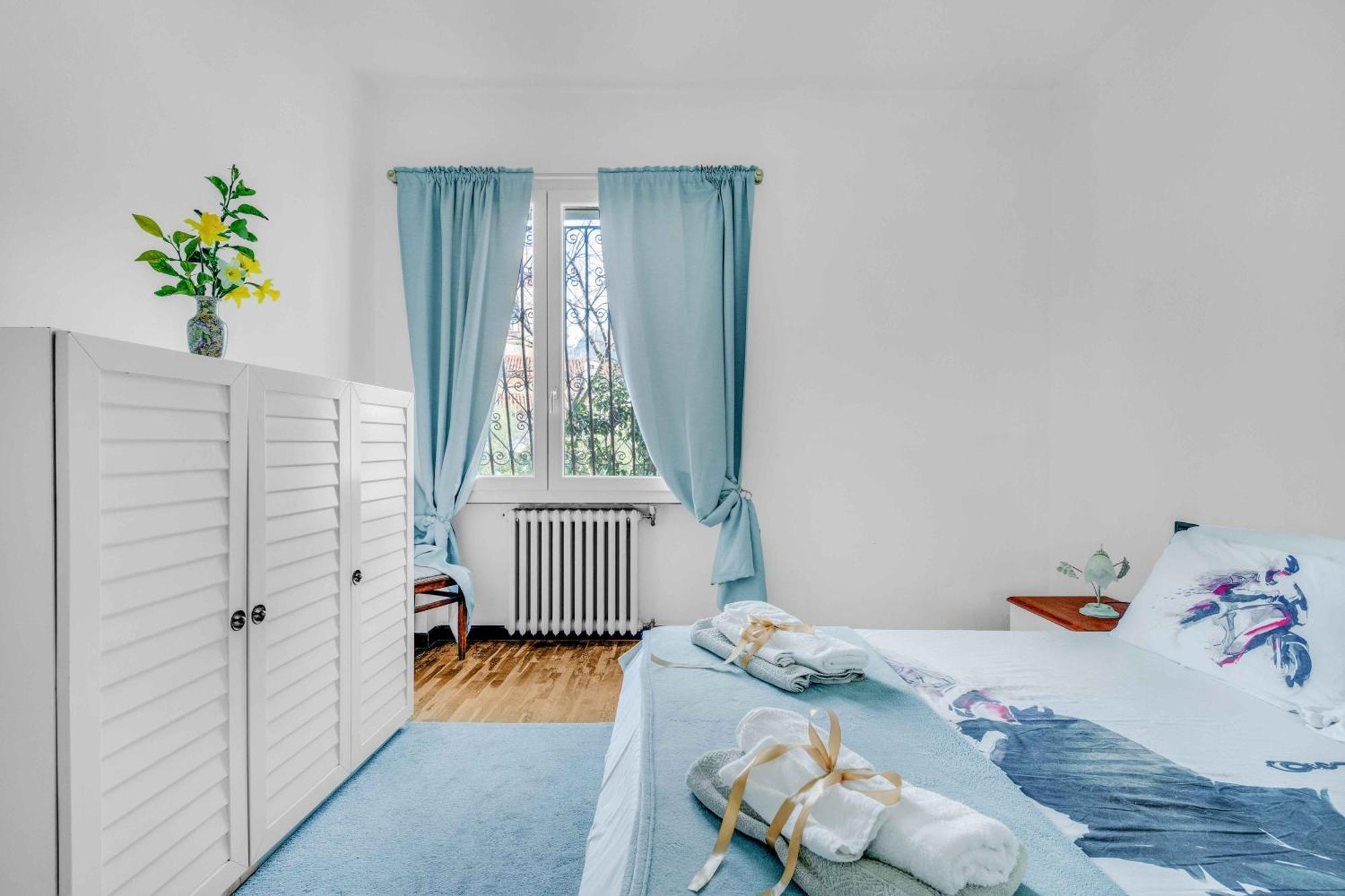 Ampia Dimora A Salo Con Parcheggio E Giardino 아파트 외부 사진